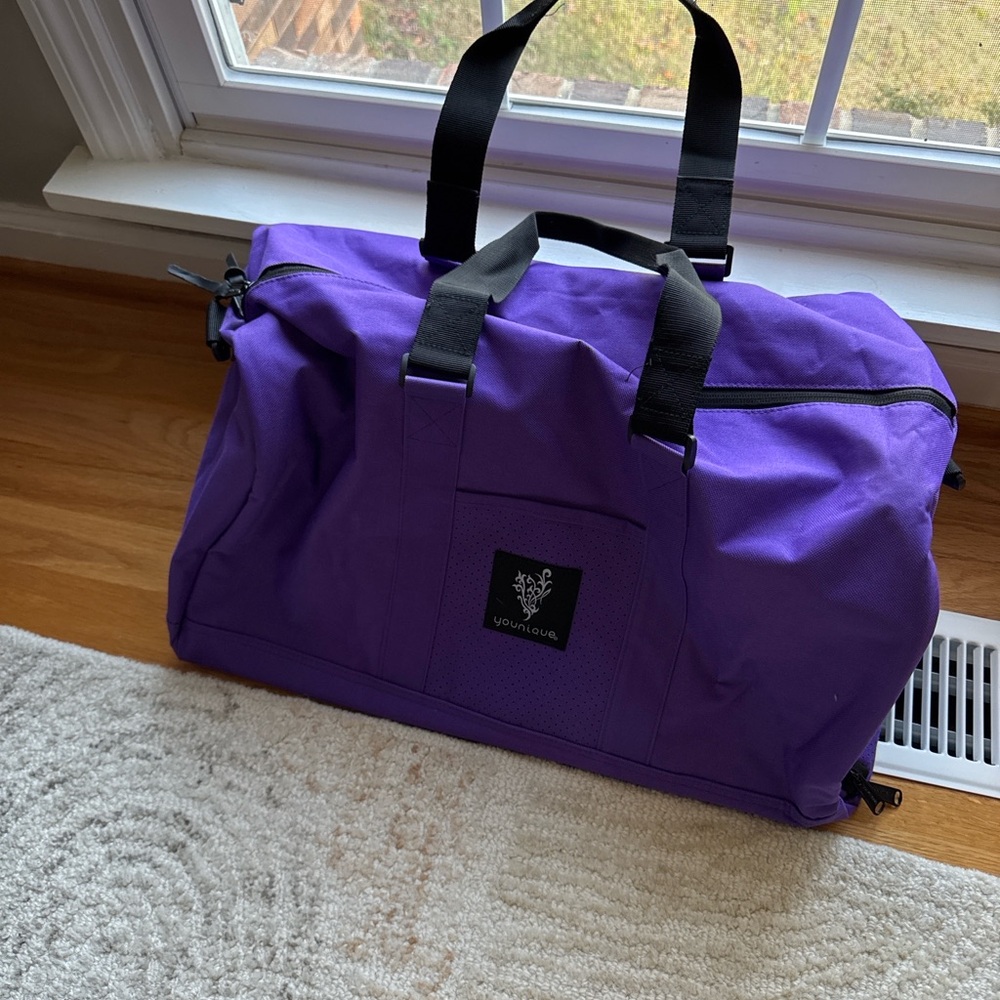Younique Purple Travel Duffel Bag w/ Shoe Compartment & Shoulder Strap bag